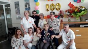 Celebració dels 100 anys de la Sra. Carme a la Residència de Porta