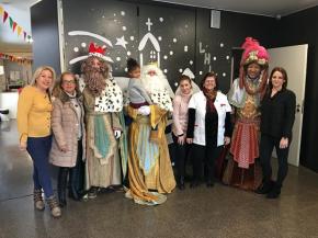 Actuació sorpresa i visita dels Reis Mags a la Residència Onze de Setembre del Prat de Llobregat